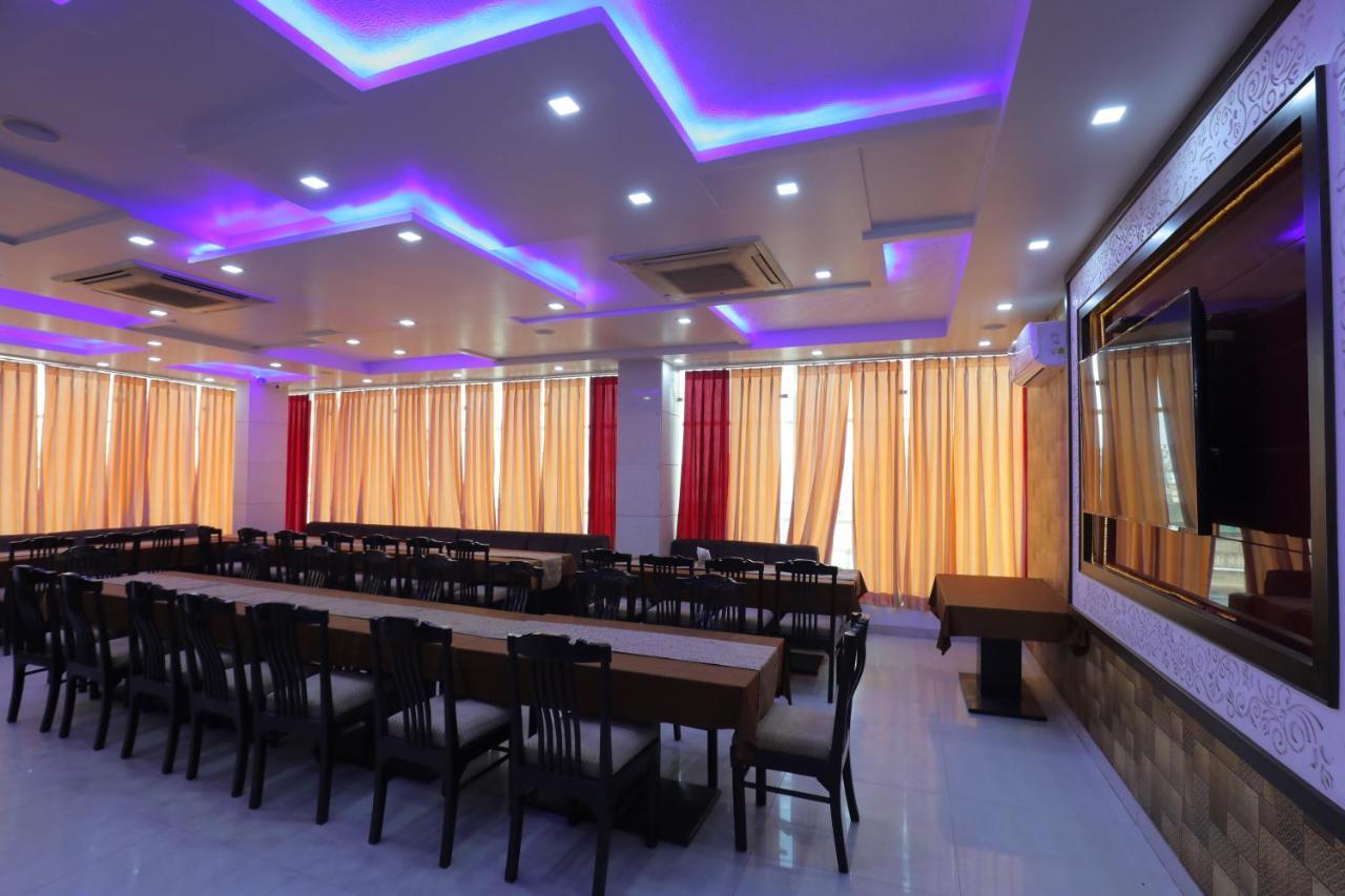 Hotel Sahib'S Red Carpet - The Family & Corporate Hotel Agra  Exterior photo